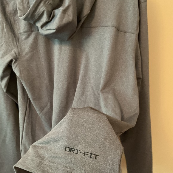 Nike gray UGA pull over, Size S - Picture 6 of 6